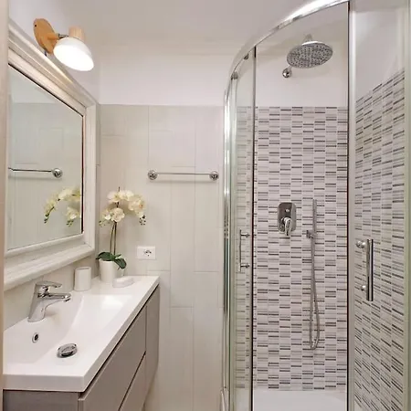 Lucky Domus Tuscolano Apartment Rome