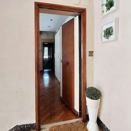 Lucky Domus Tuscolano Rome