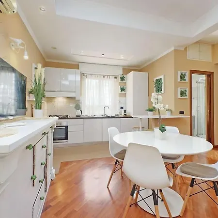 Lucky Domus Tuscolano Apartment Rome