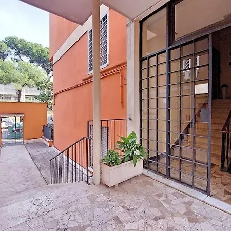 Lucky Domus Tuscolano Apartment Rome
