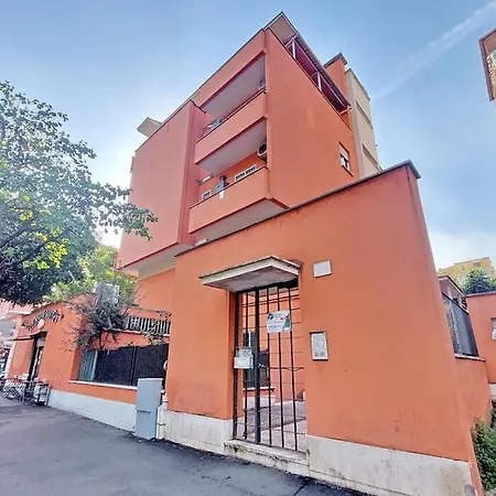 Lucky Domus Tuscolano Apartman *